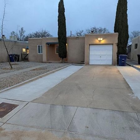 Amazing 2Br Home - Steps To Unm North Campus Albuquerque Eksteriør billede