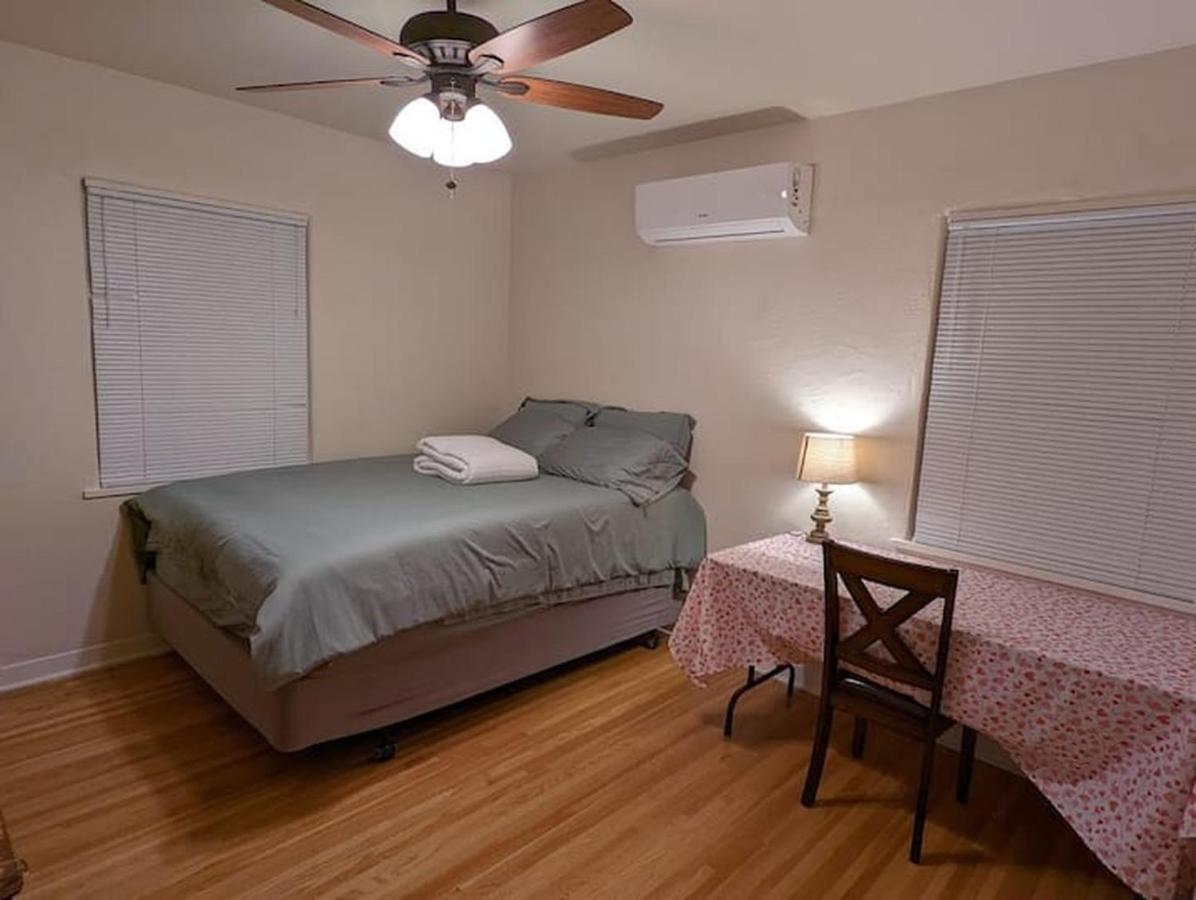 Amazing 2Br Home - Steps To Unm North Campus Albuquerque Eksteriør billede
